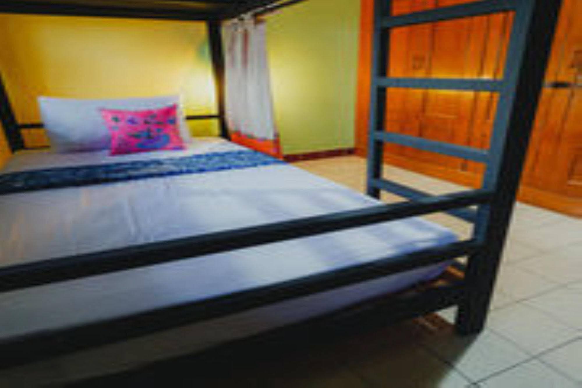 The Aree Hat Yai Hostel Экстерьер фото